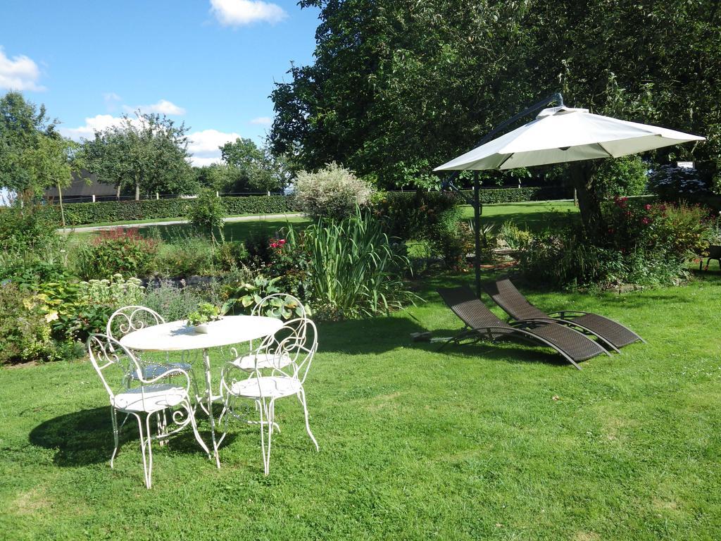 Ferme Clatot Hotel Les Trois Pierres ภายนอก รูปภาพ
